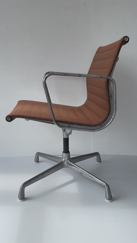 Load and play video in Gallery viewer, Fabulous 1978 Eames Office Chair by Herman Miller
